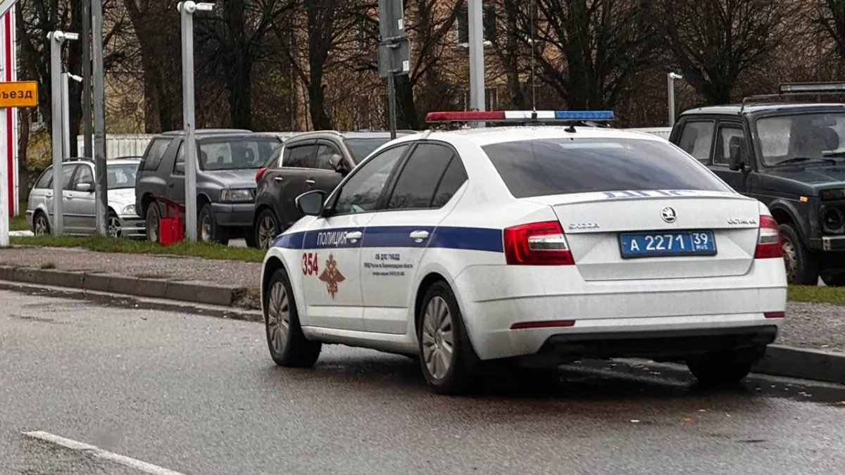 В ГАИ объяснили, как сделать фары ярче без штрафов: 3 простых способа