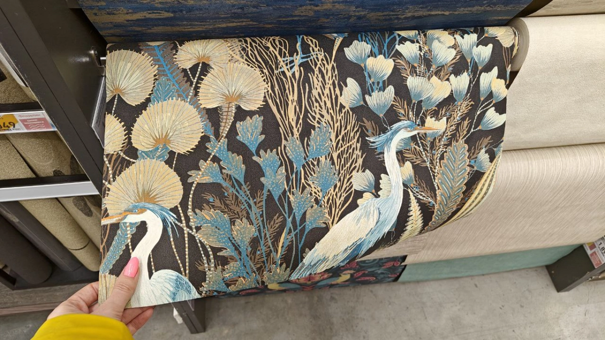 Как отмыть обои от грязи и не испортить их: главная ошибка, из-за которой остаются пятна и разводы