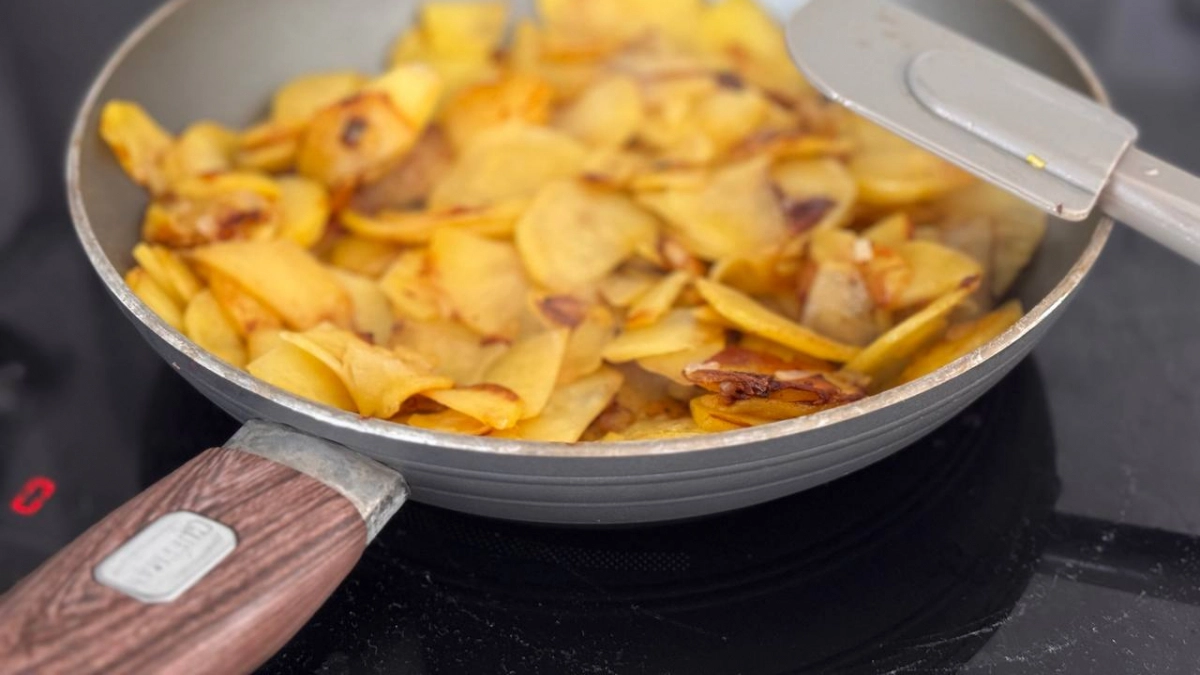 Как очистить кастрюлю из нержавейки за 5 минут и чем убрать нагар без лишних усилий: крутой лайфхак