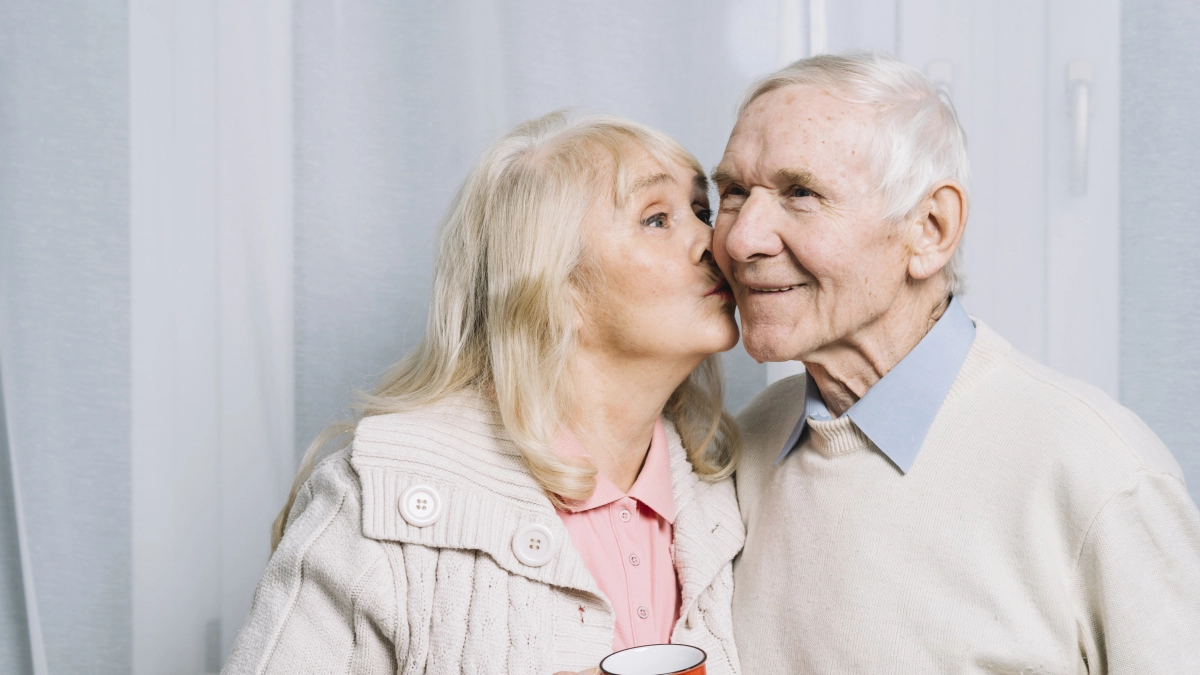 Близость после 60: что на самом деле чувствуют женщины и о чём молчат - психологи ответили на неудобные вопросы