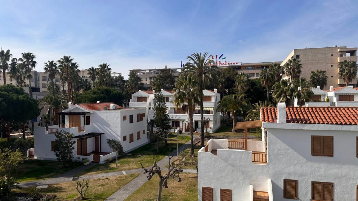 "Не бронирую отель, если они там": с кем российские туристы не хотят отдыхать