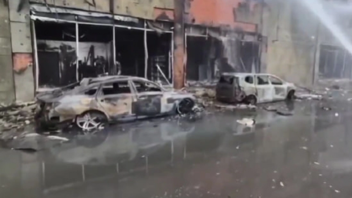 В Калининграде власти пообещали помочь арендаторам сгоревшего «Гианта»: более 40 бизнесменов остались без товара и денег