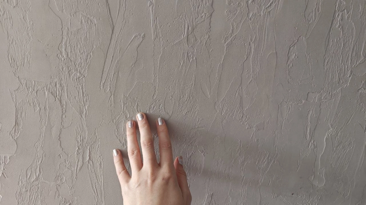 Не обои и не краска: дизайнеры шепотом советуют это для стен в 2026 году, а строители не любят — слишком легко и чисто