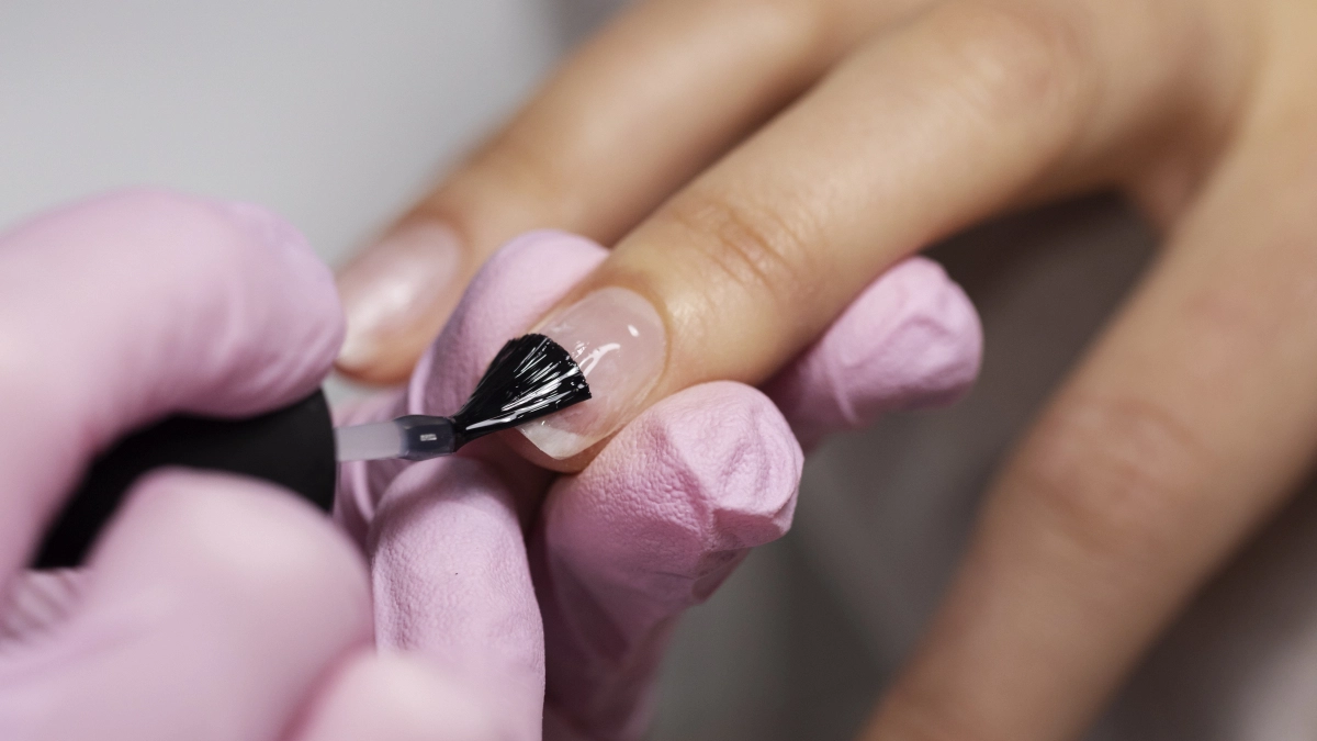 Денежный маникюр май 2026: какие цвета маникюра для привлечения денег действительно работают - полный гид по трендам