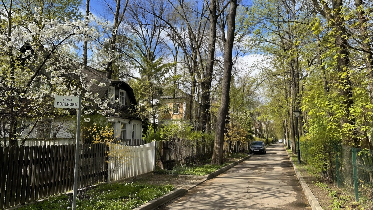 Деревня миллионеров в 8 км от Кремля: сколько стоят дома в посёлке Сокол