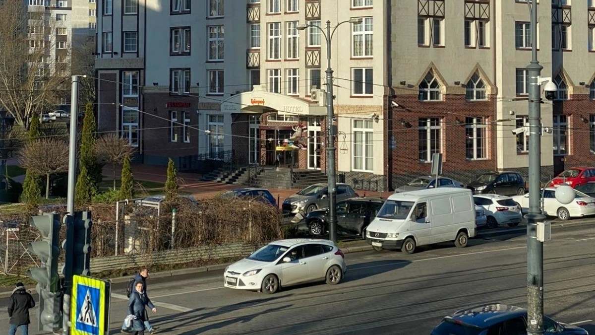 Скажите одну фразу — и автоподставщики уедут через 10 секунд: как не попасть на развод на дороге