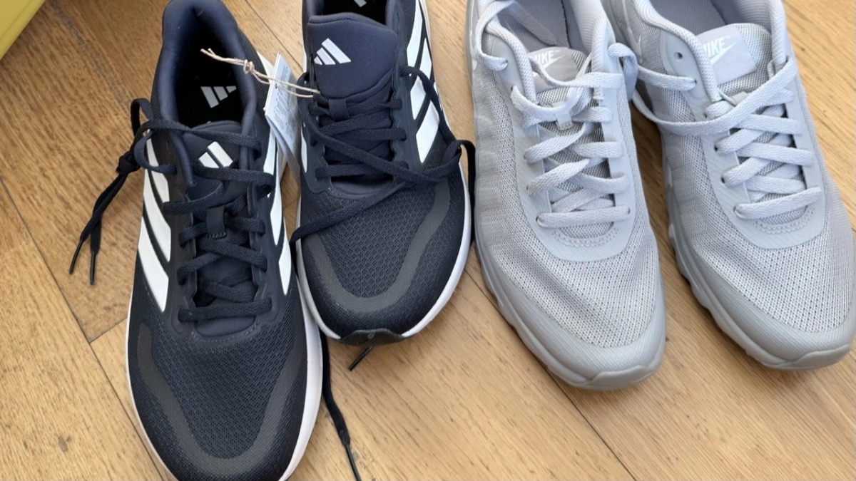 Обувь перестает неприятно пахнуть за вечер: 3 простых способа убрать запах без химии и лишних затрат