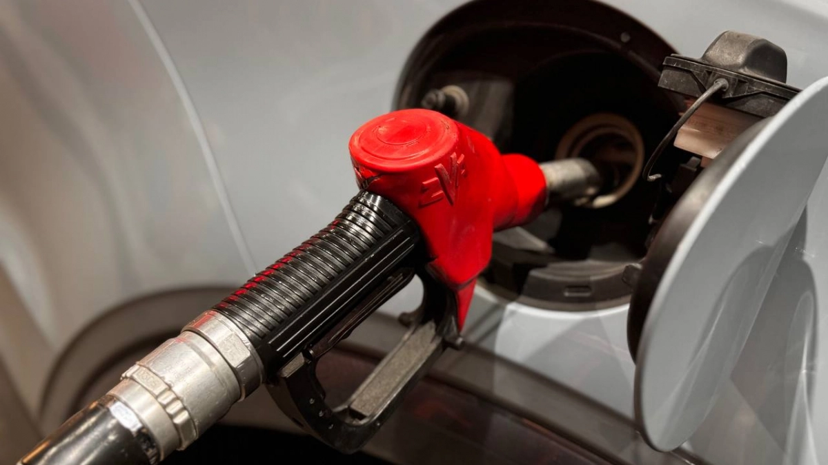 В Калининграде за две недели бензин подорожал на рубль: «Балтнефть» показала самый заметный рост