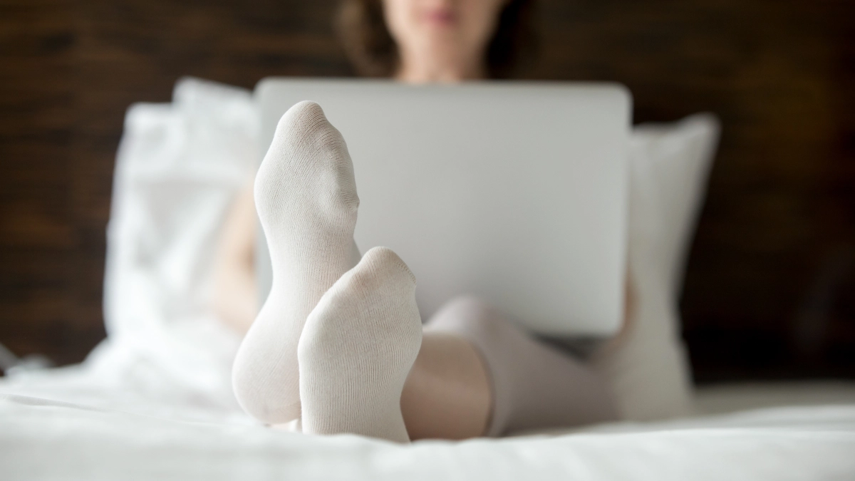 Чище альпийского снега и белее облаков: бюджетный способ вернуть белизну носкам — лайфхак домохозяек