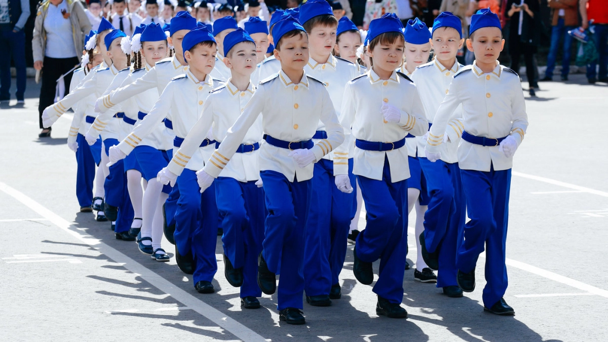 В Калининграде готовятся к параду: появился список улиц, которые перекроют ради репетиций парада 9 мая
