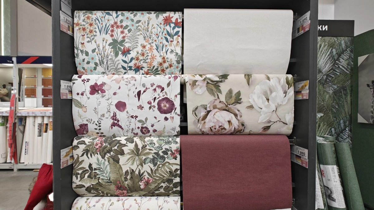 Хватит портить интерьер обоями: 6 материалов, которые не выцветают и не отходят со временем - в тренде в 2026 году