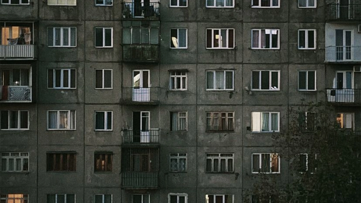 Под угрозой выселения: калининградцы, живущие рядом с падающим домом, написали обращение к Путину