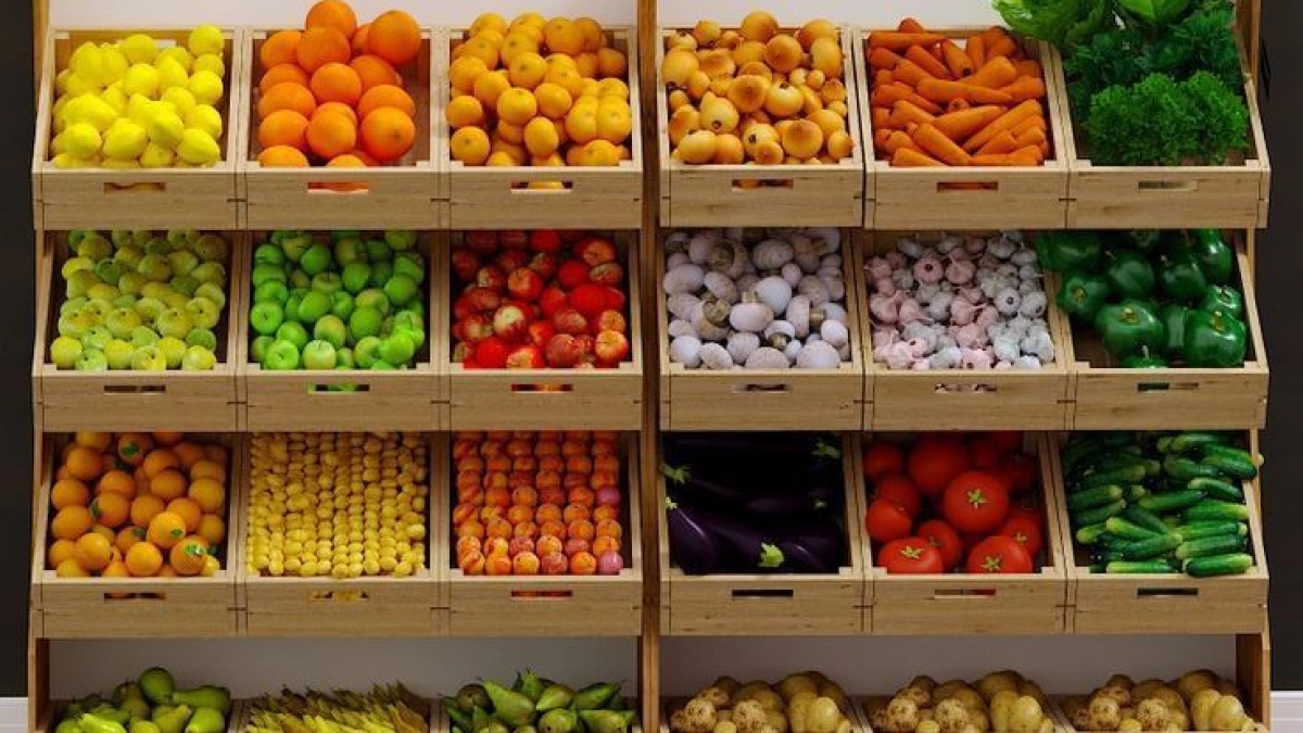 Продукты, отдых и бензин: на что в Калининградской области снизились цены в середине весны, полный обзор цен