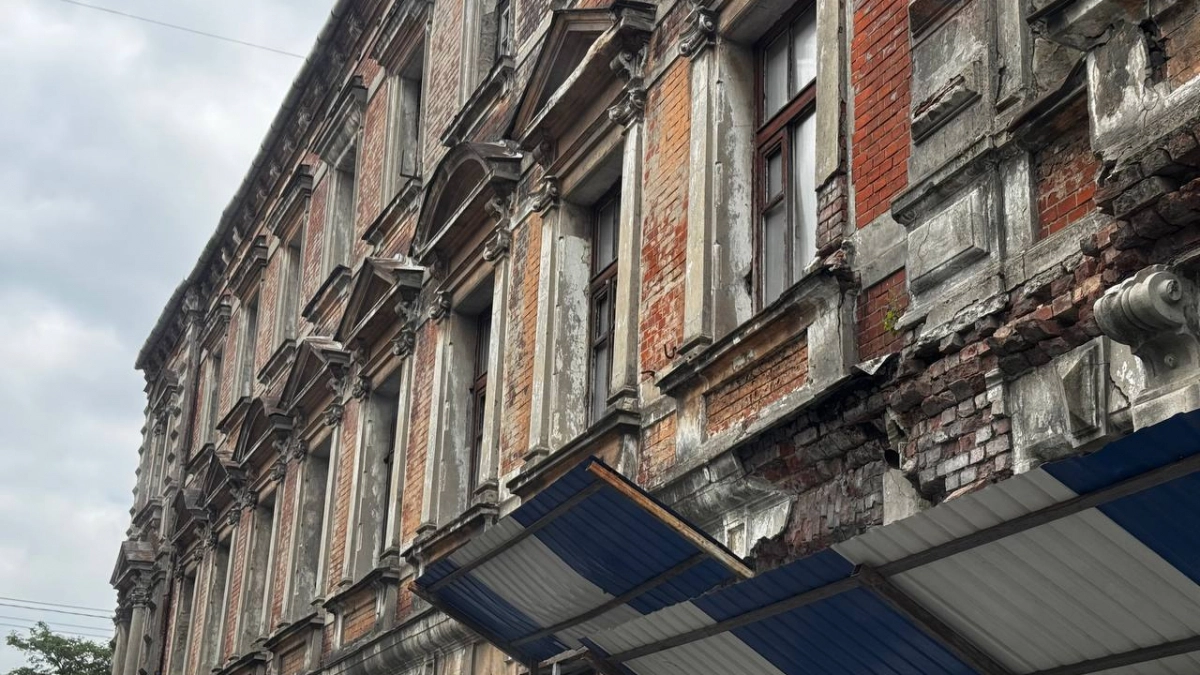 История с домом на Московском проспекте в Калининграде получила продолжение: власти начали эвакуацию жильцов