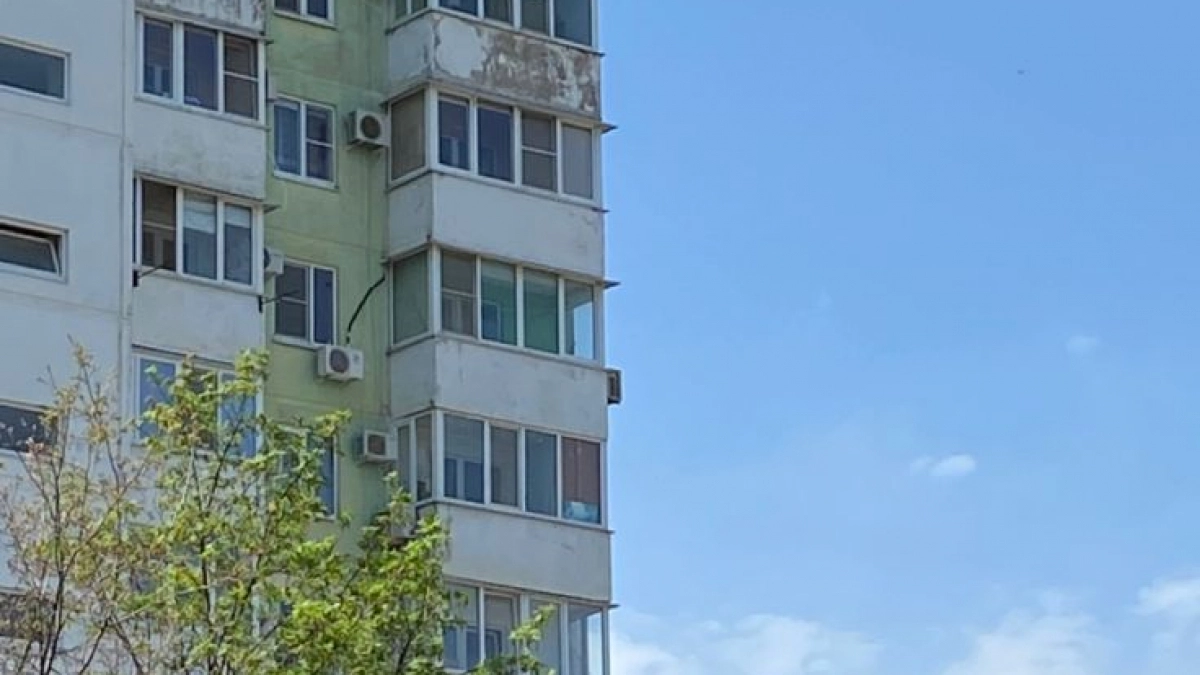 Протесты не помогли: жильцов опасного дома на Московском проспекте вновь отключили от электричества и воды