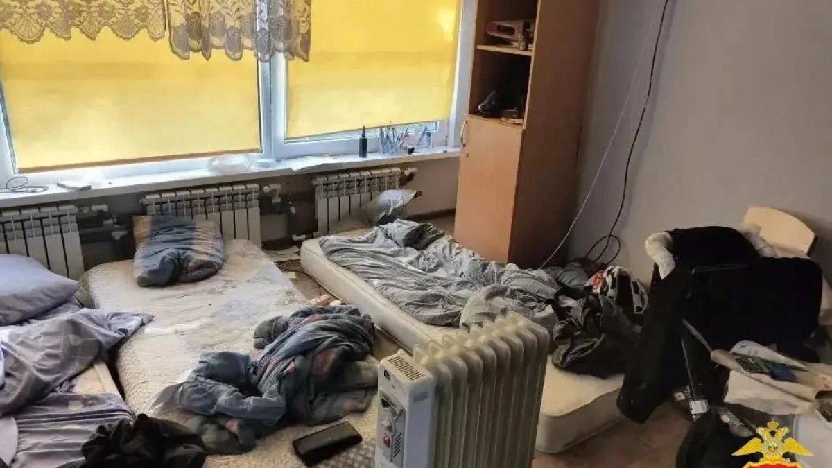 Ремонт с проживанием: в Балтийске поймали 12 мигрантов, которые незаконно жили в школе