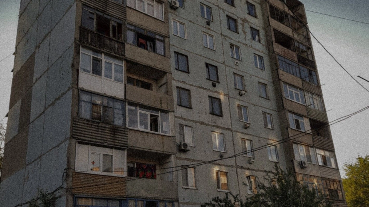 Судебные иски и штрафы: жильцов калининградской высотки принуждают уехать на улицу Левитана