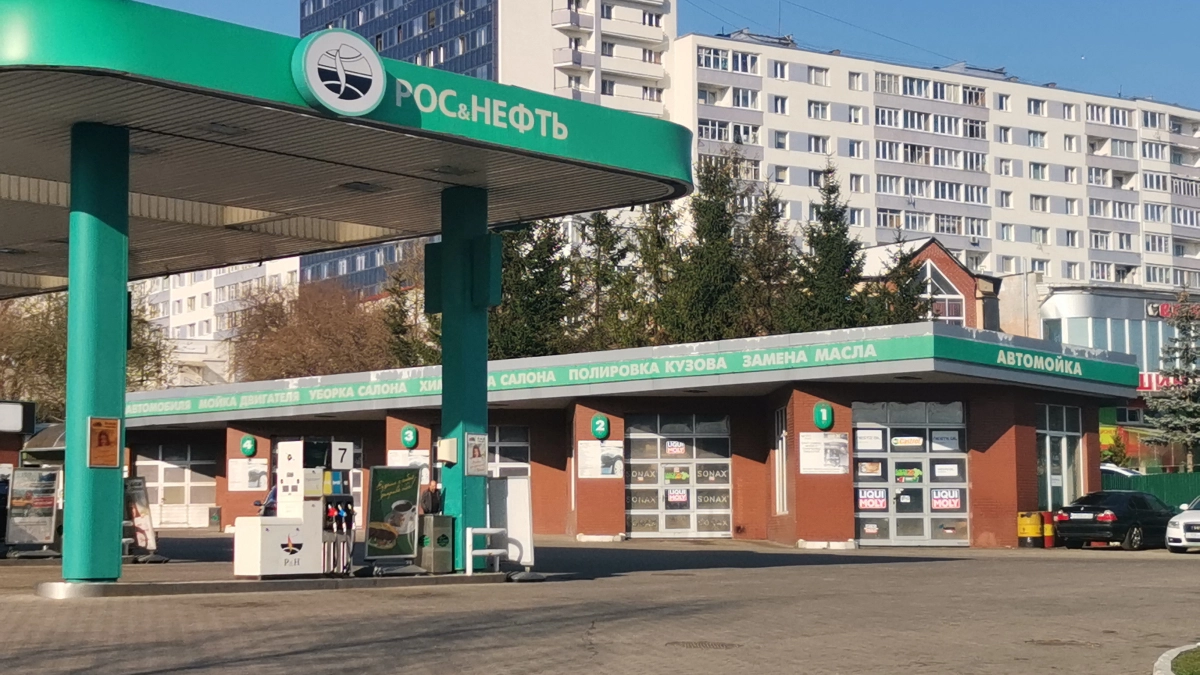 Где найти топливо: калининградцы собрали подборку приложений, в которых показана ситуация на АЗС
