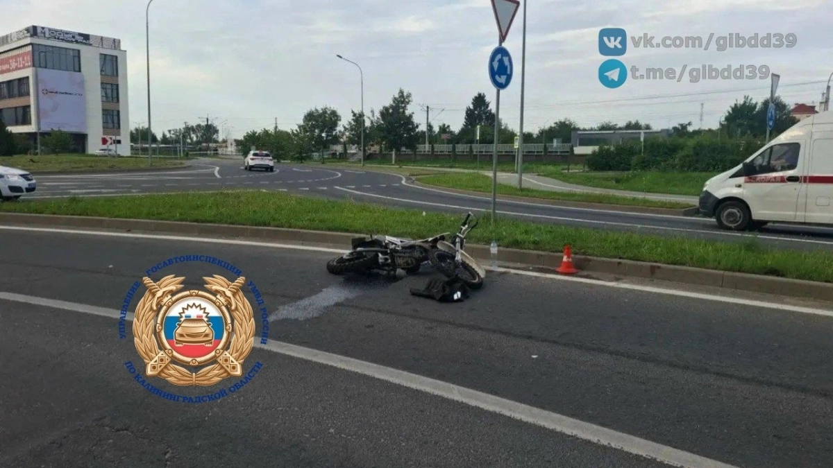 Авария с мотоциклистом , двоих госпитализировали: полиция выясняет причины аварии на Сельме
