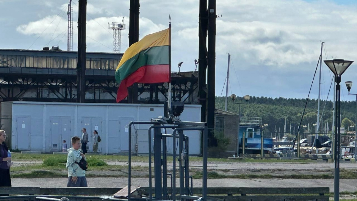 Объехал «зубы дракона» и бросил авто: литовец попытался пересечь границу на Куршской косе