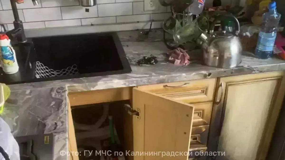Потушили до приезда спасателей: 69-летняя женщина получила ожоги при пожаре на Московском проспекте