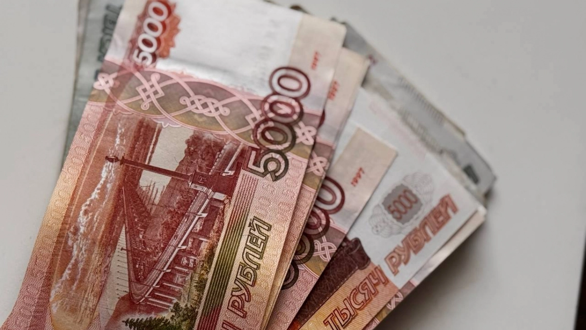 Кому прибавили, а кто потерял: Калининградстат показал, как изменились зарплаты жителей региона в июне