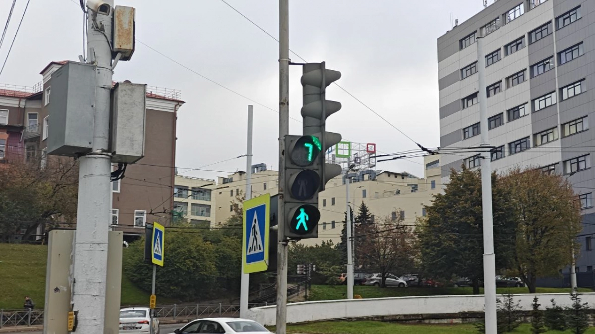 Горького, Невского и Инженерная: на каких перекрёстках города изменят работу светофоров  