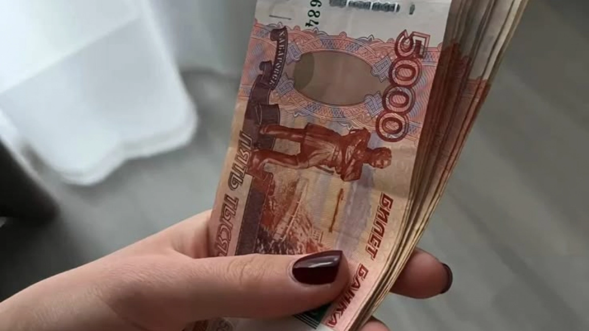 Заставили транслировать квартиру по видео: жертвой телефонных мошенников стала 16-летняя калининградка