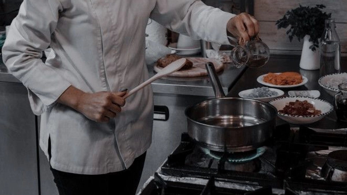 Продавцы, повара и бухгалтеры: эксперты назвали самые востребованные профессии региона